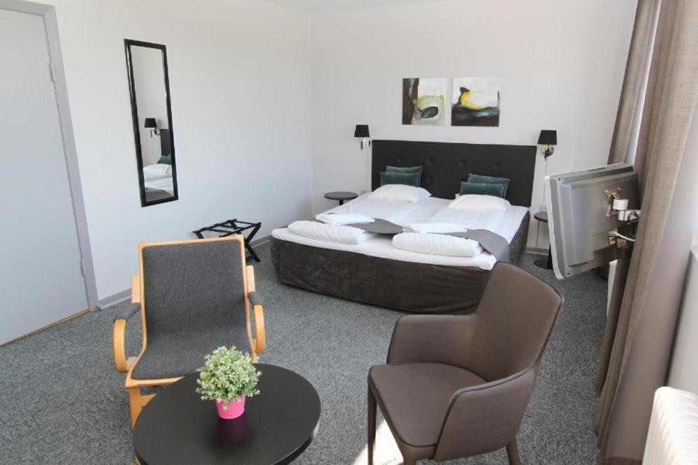 Banegaardshotellet Vojens Esterno foto